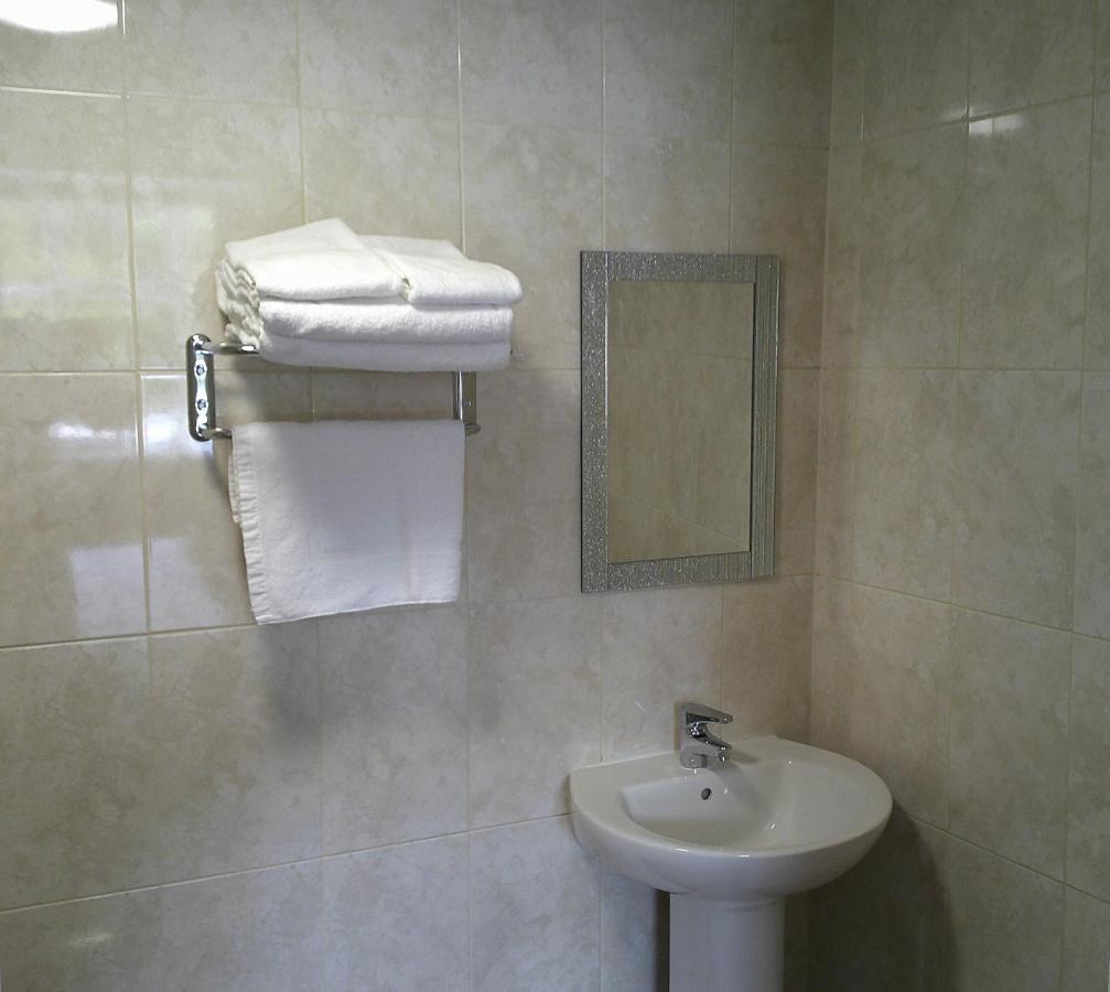 The Crown Hotel Corwen Bagian luar foto