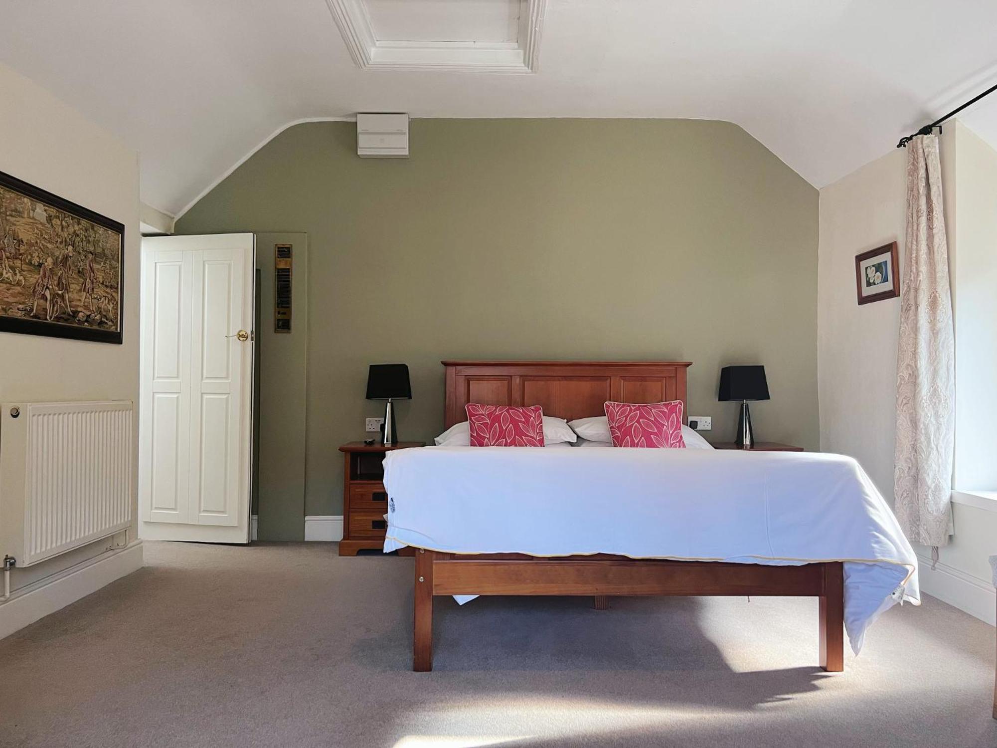 The Crown Hotel Corwen Bagian luar foto