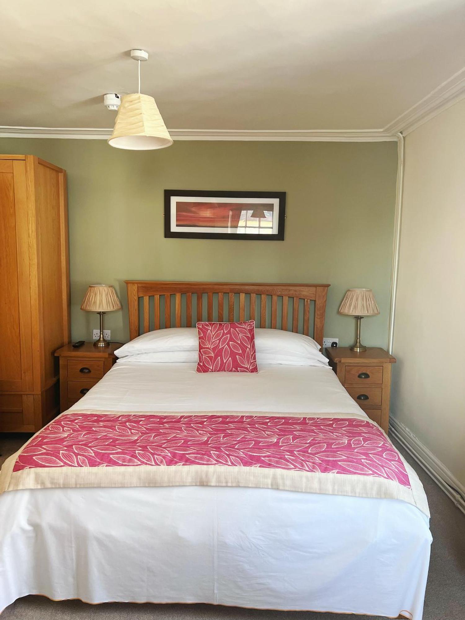 The Crown Hotel Corwen Bagian luar foto