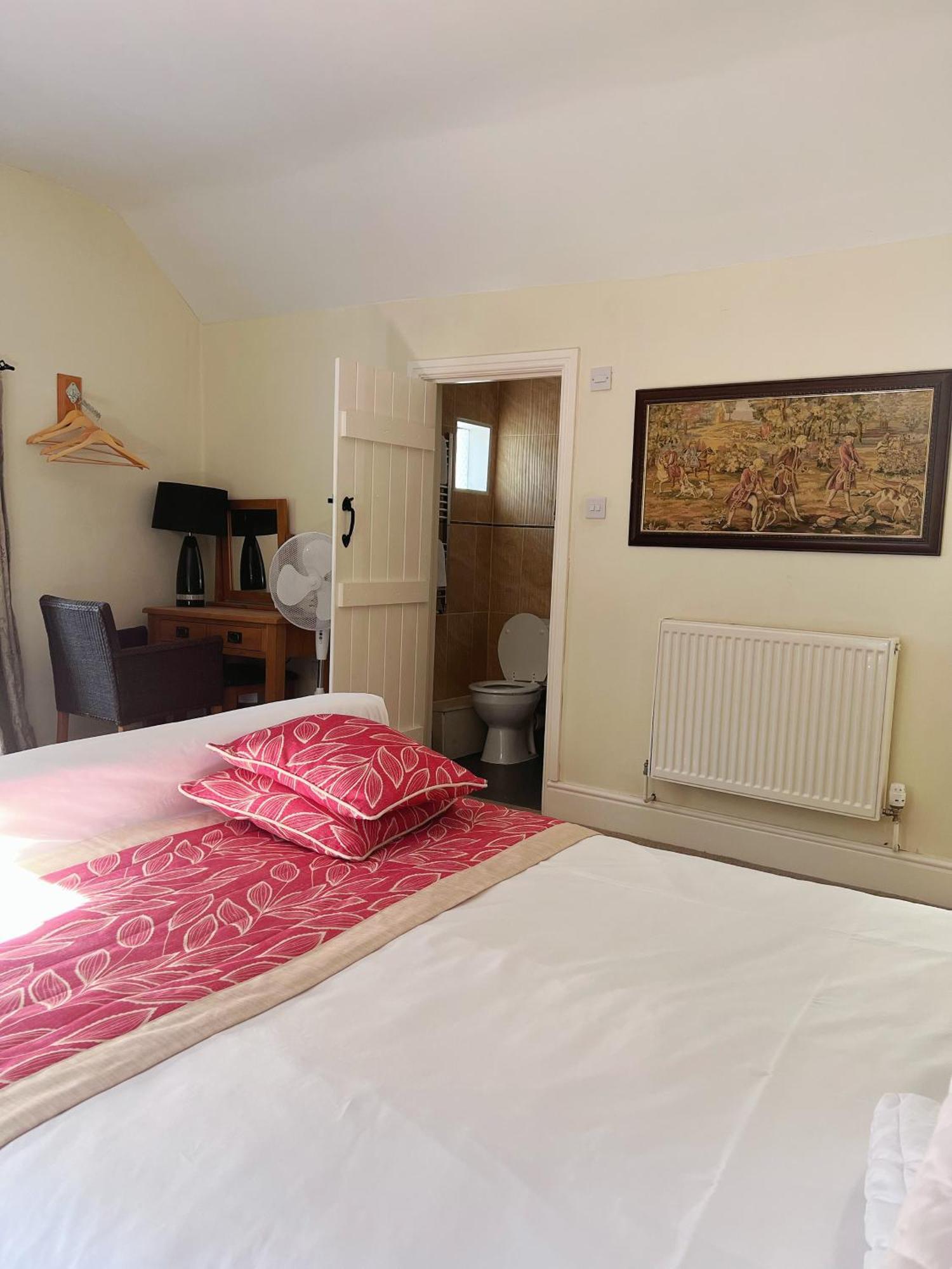 The Crown Hotel Corwen Bagian luar foto
