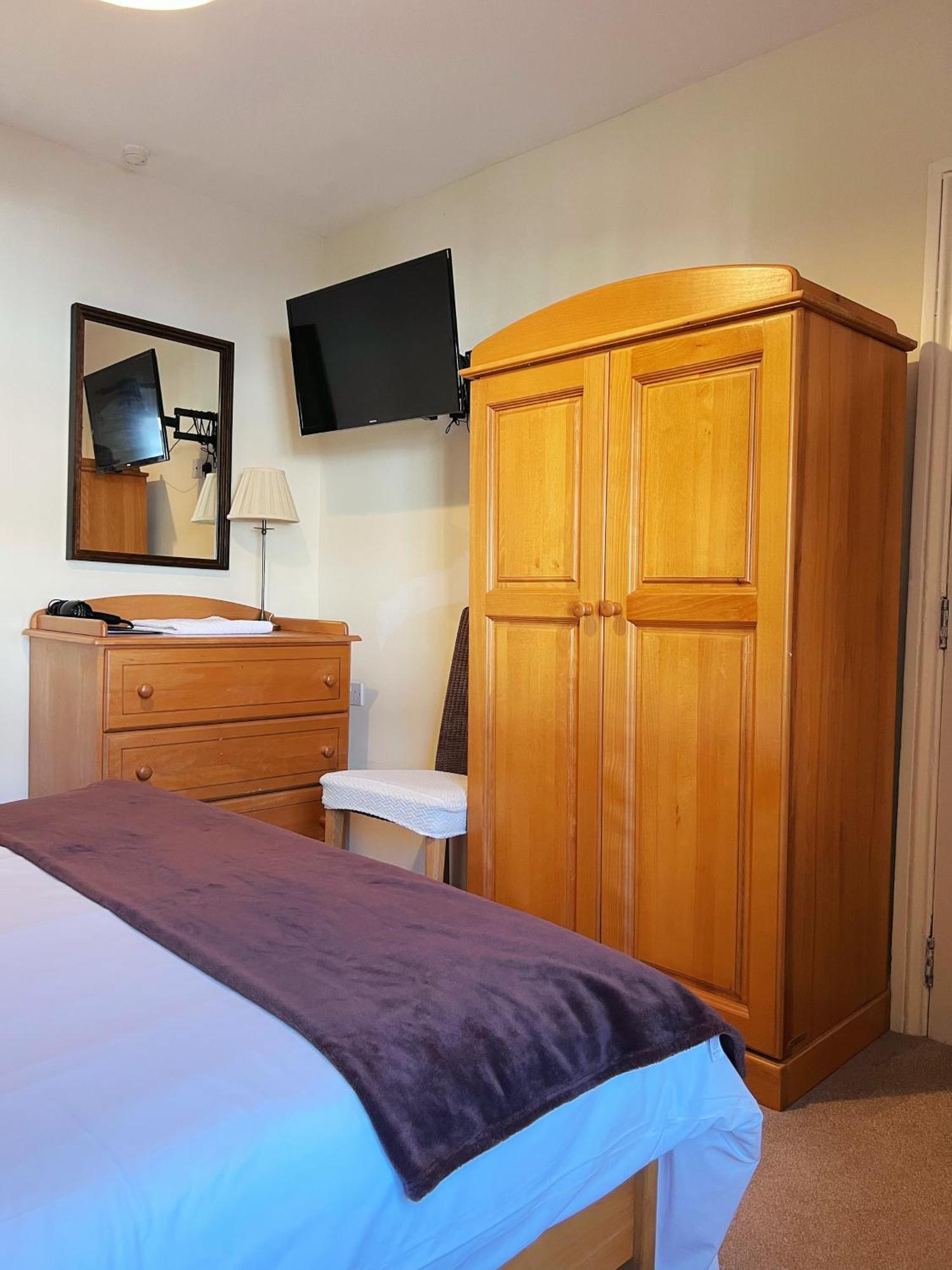 The Crown Hotel Corwen Bagian luar foto